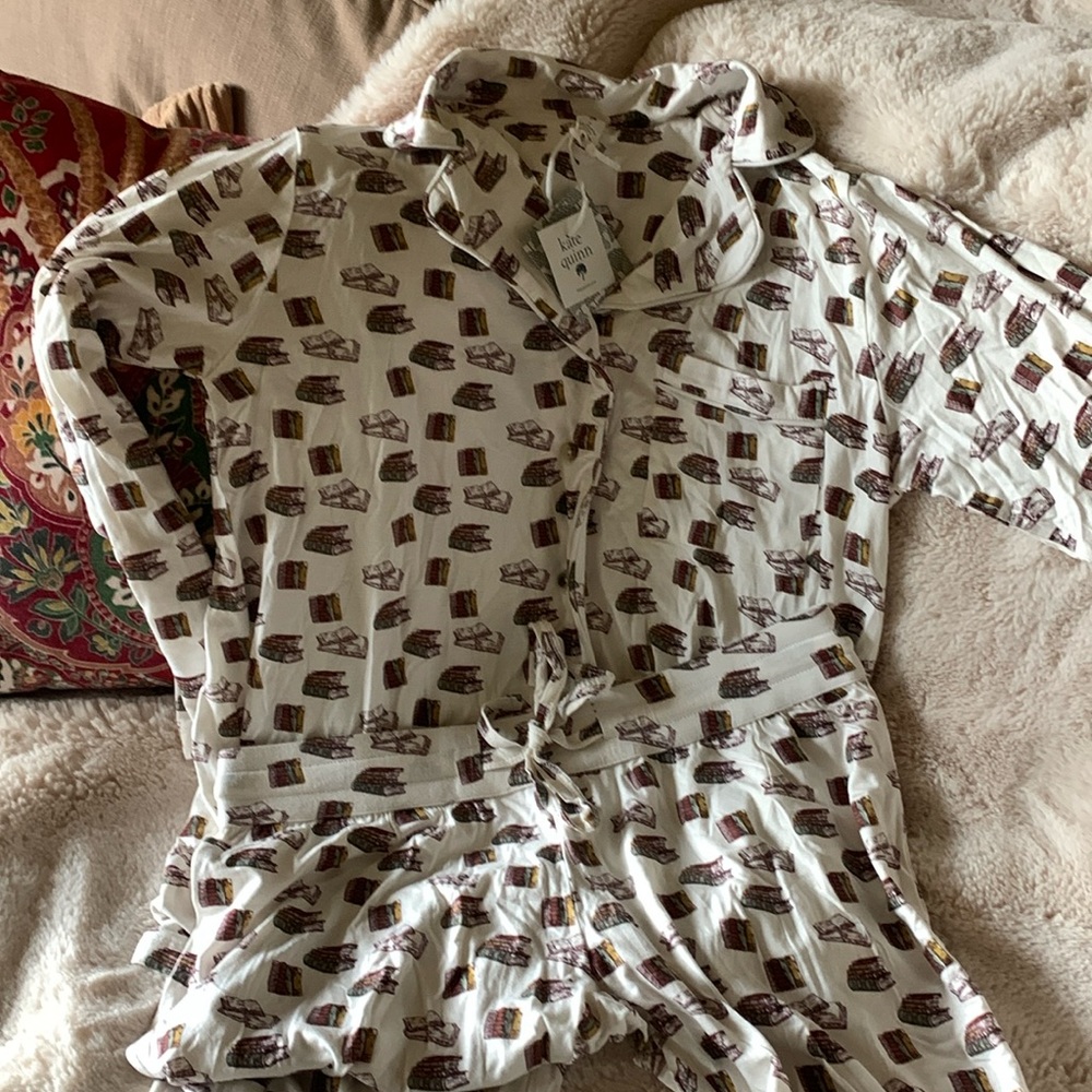 Kate Quinn Vintage Books PJs NWT